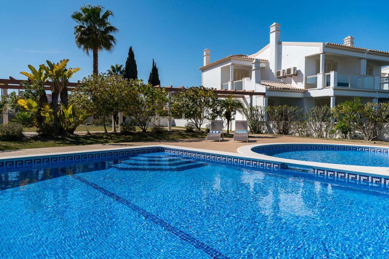 אלבופיירה Villa Cantinho By Intiholidays מראה חיצוני תמונה